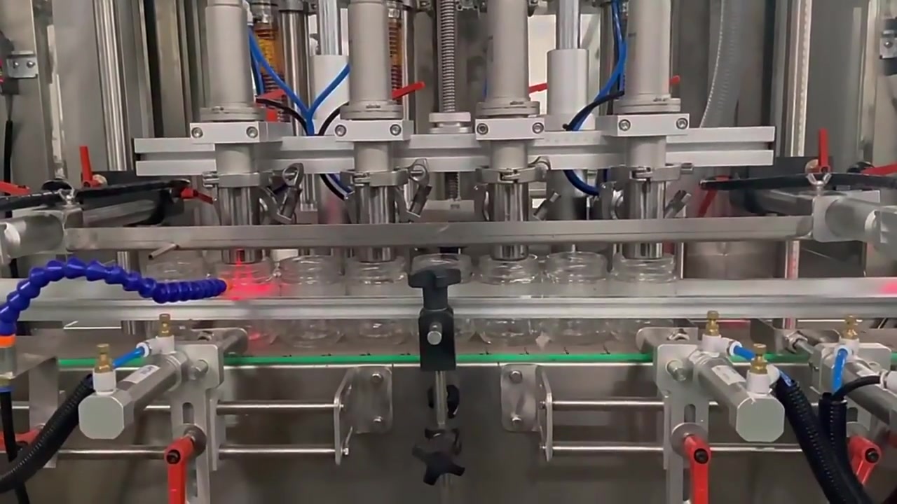 מכונת מילוי ריבת אננס תותים אוטומטית מאפיית 4 ראשים