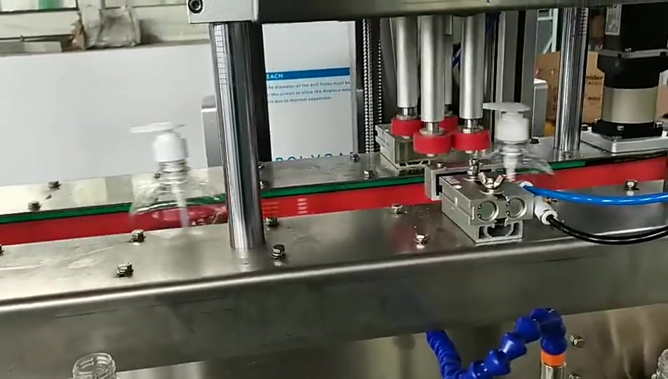 Automatic 4 Wheels Plastic Lid Capping Machine For Hand Soap Bottle
