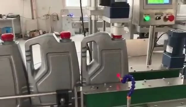 Otomatîk Lube Oil Bott Single Head Capping Machine