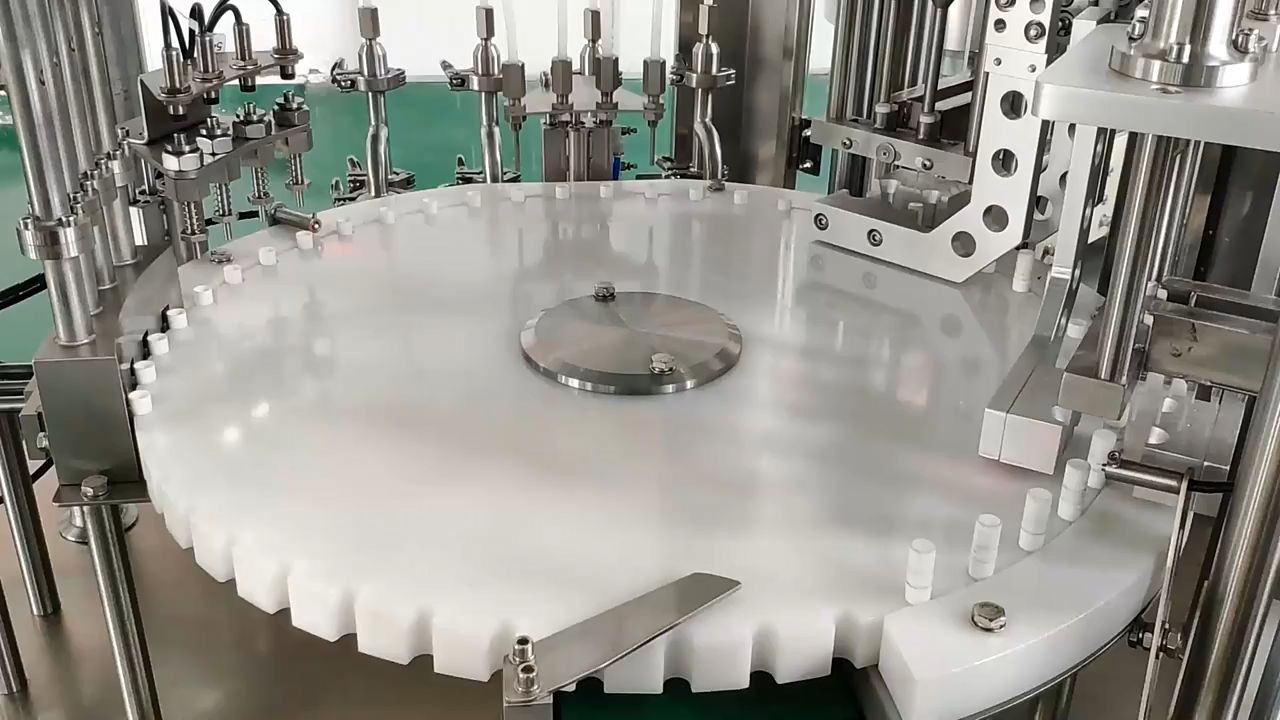 Automata parfüm kisállat műanyag üvegpalacktöltő tömítőgép
