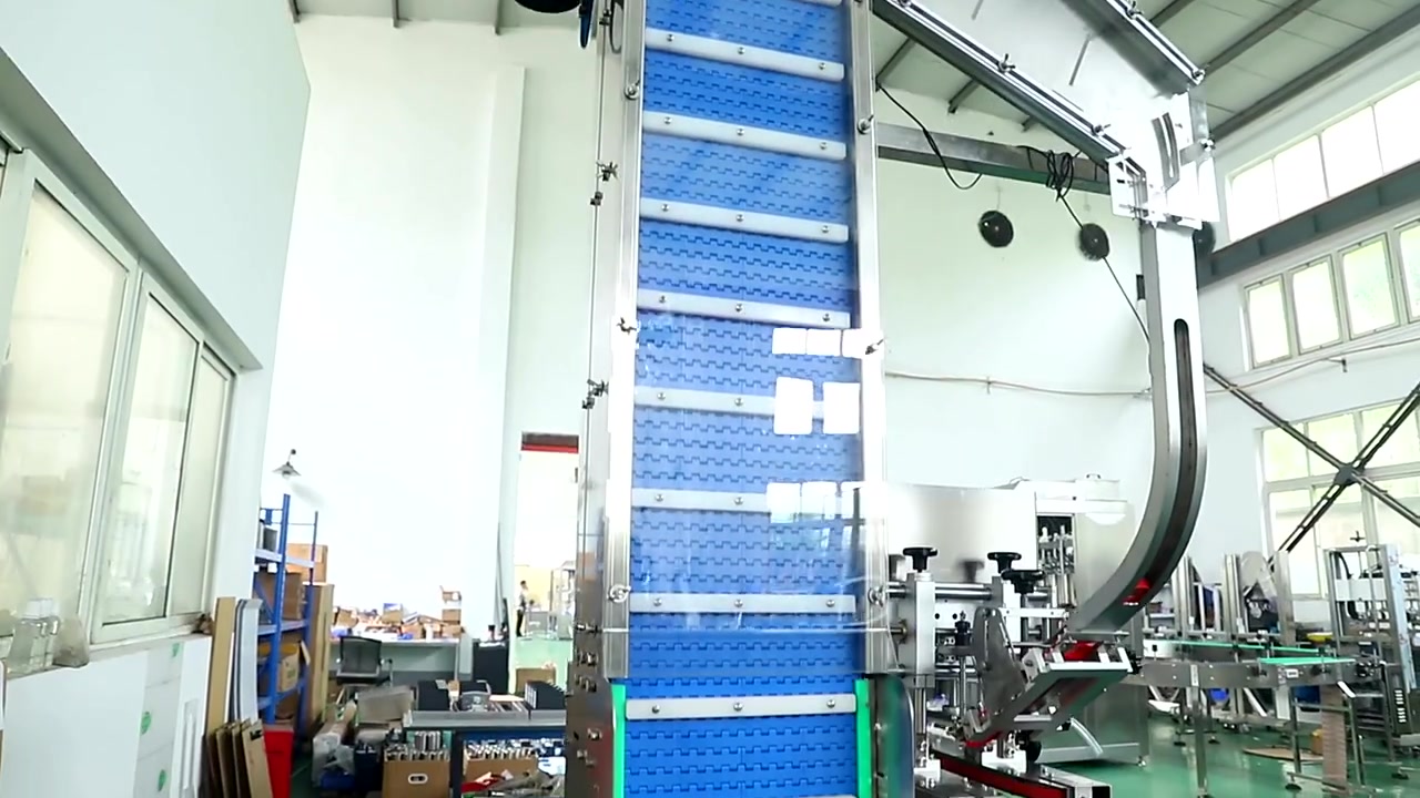 Automatic Pet Bottle Capping Machine For Height 40-120mm Bottles