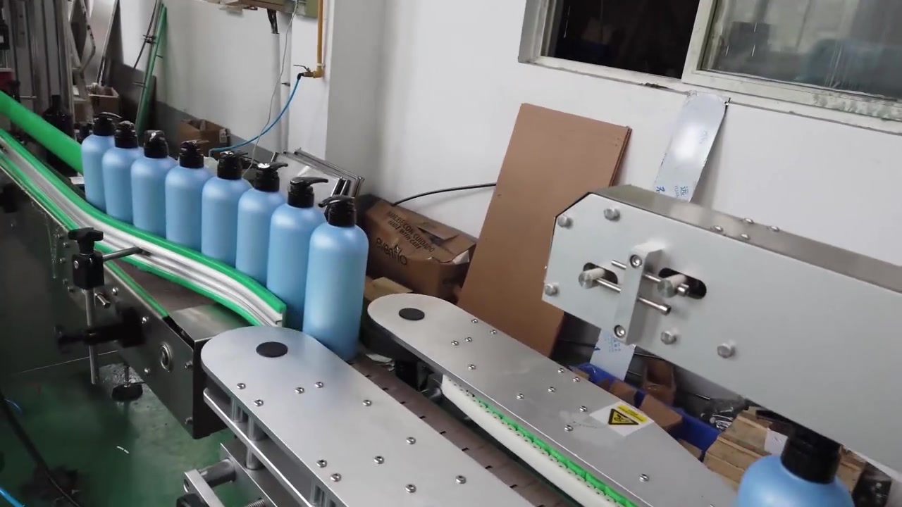 آلة وضع العلامات على زجاجة الشامبو المستديرة الأوتوماتيكية ذات الجانبين