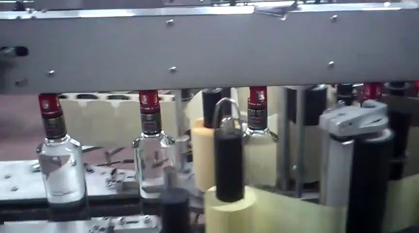 Plne automatický vysokorýchlostný stroj na označovanie fliaš vína