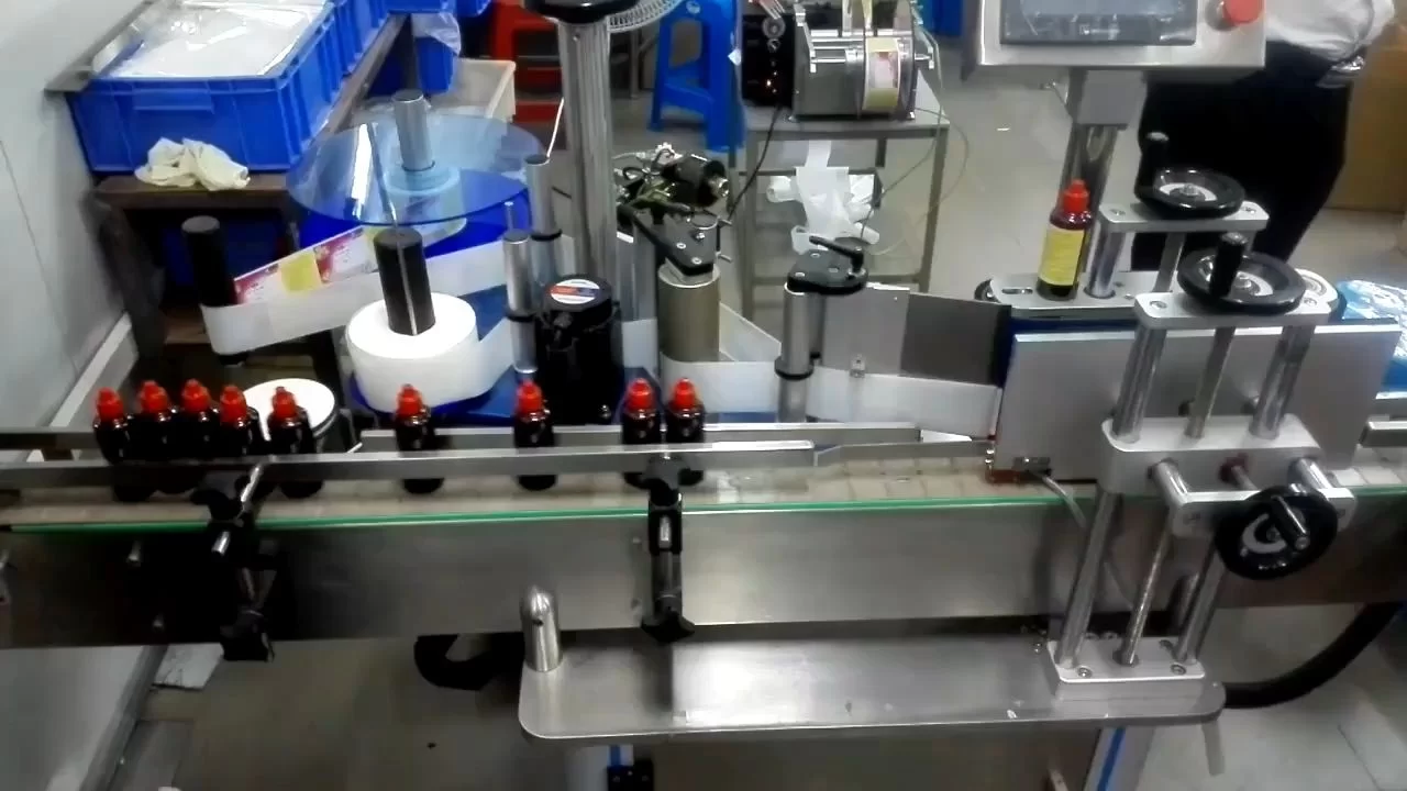Hot Sale Automatic Vertical Plastic Bottle Labeling Machine