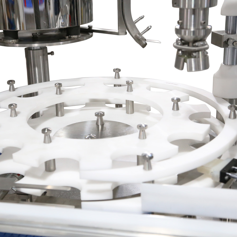 เครื่องบรรจุของเหลวขวดแก้วน้ำมันมะกอกน้ำผลไม้อัตโนมัติ