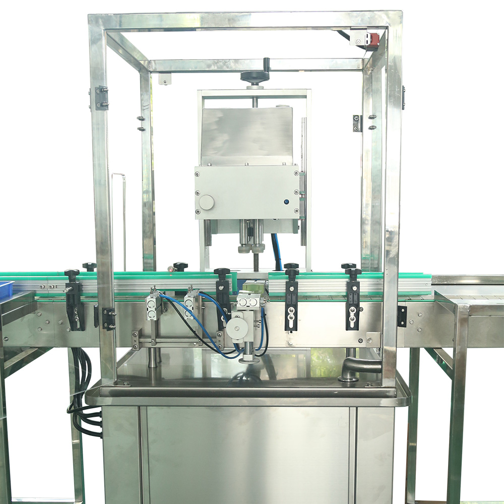 Prilagojen avtomatski linearni vsestranski stroj za zapiranje polnjenja steklenic Prilagojen avtomatski linearni vsestranski stroj za zapiranje polnjenja steklenic